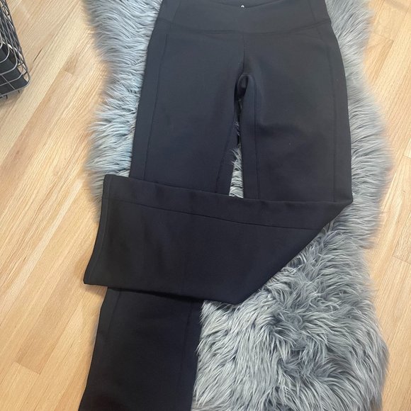 Like New! Athleta Kick Booty Stretch Tech Fleece Yoga Pants, Black - XS - Picture 4 of 13